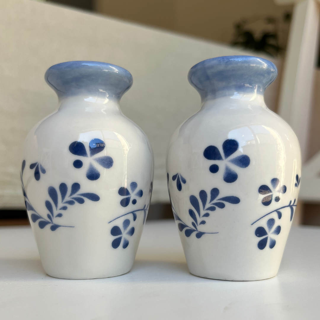 Mini Delft-Style Floral Bud Vases (4).png