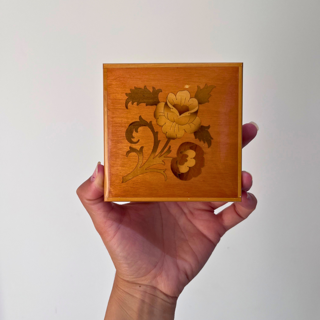 Vintage Wooden Jewellery Box Floral Marquetry Inlay Ring Box (11).png