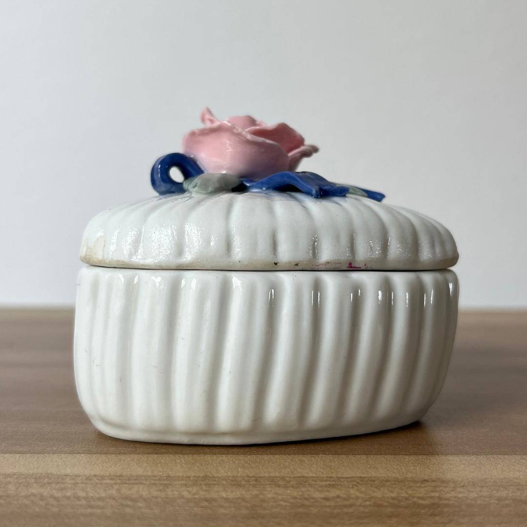 Vintage Handmade Heart-Shaped Ceramic Pink Rose Trinket Box (9).png