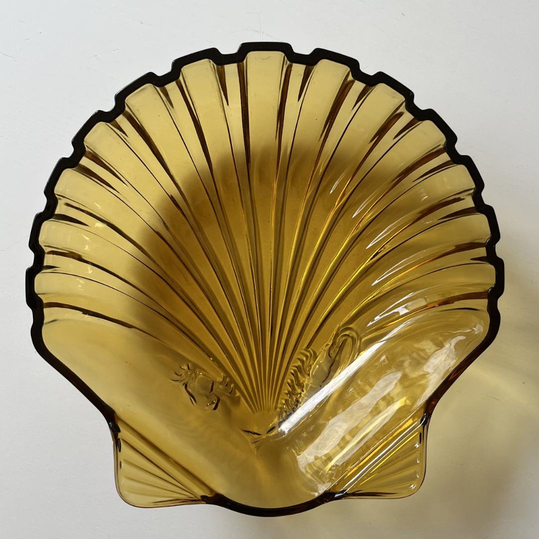 vintage amber glass clam shell bowl seafood serving dish lobster crab (17).png