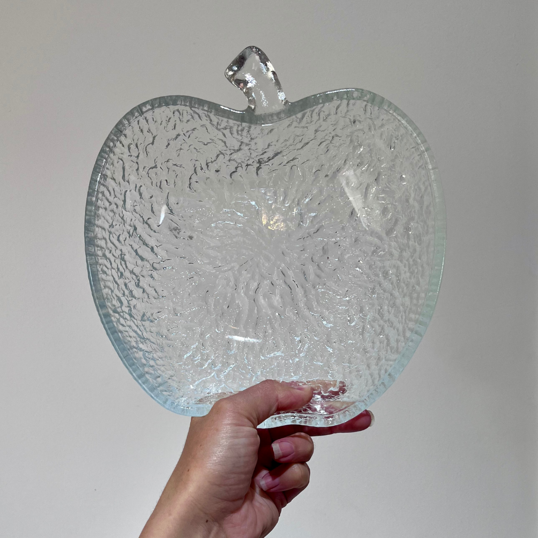 Vintage 1970s Ravenhead Siesta Style Textured Glass Apple Serving Bowl (15).png