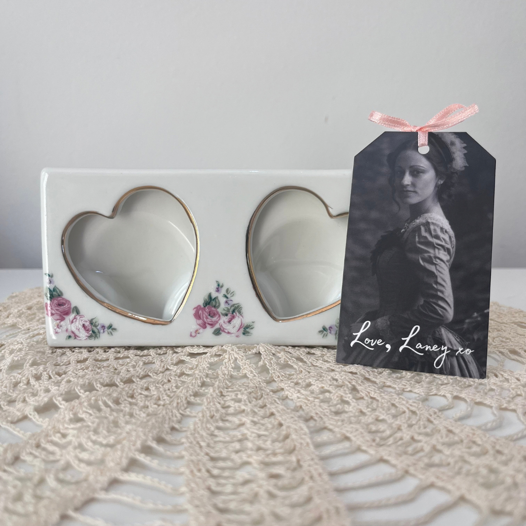 Vintage Porcelain Double-Heart Photo Frame (16).png