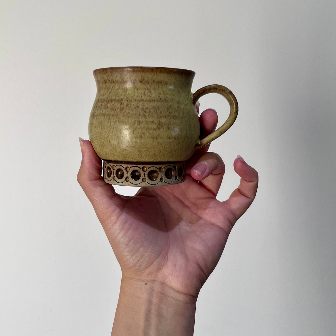 Jersey Pottery Earthenware Coffee Mugs Olive Green Geometric Base (8).png
