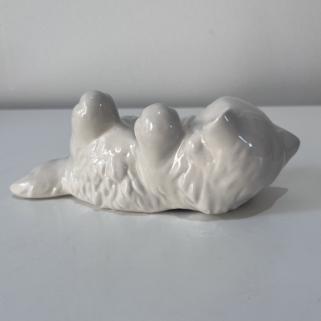 Vintage White Ceramic Playful Persian Kitten Statue (6).png
