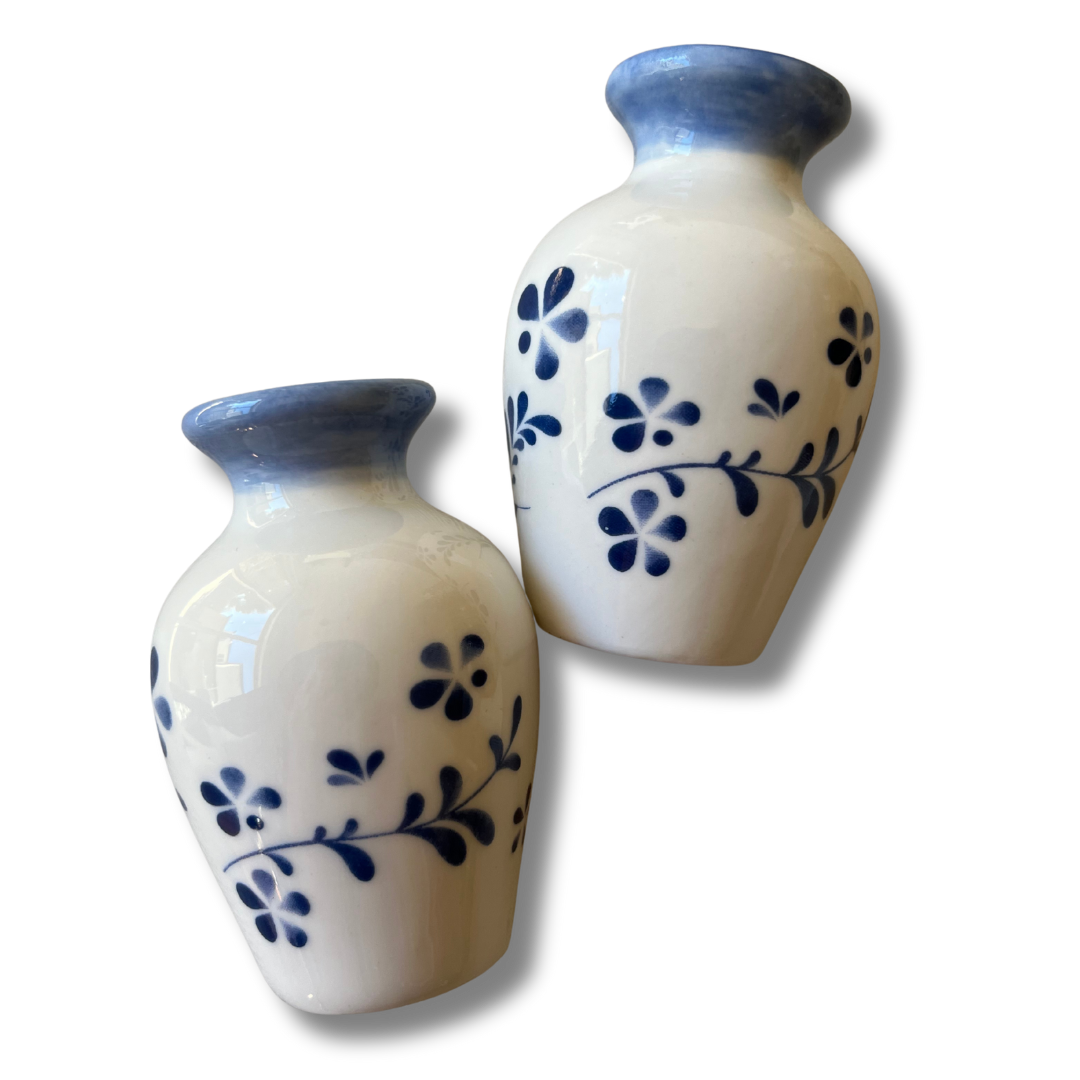 Mini Delft-Style Floral Bud Vases (3).png