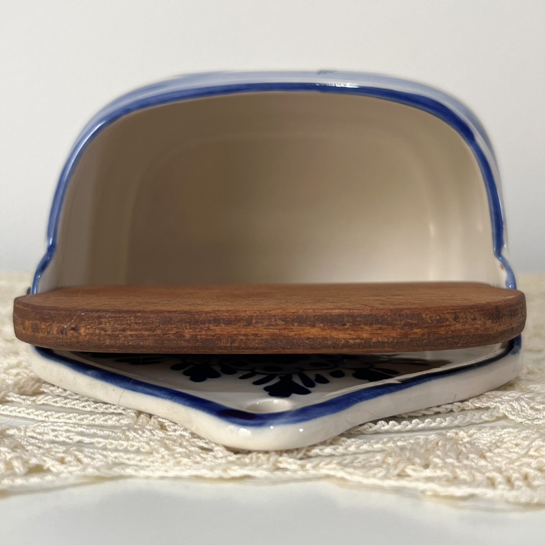 Vintage Blue White Hangable Porcelain Delft Holland Salt Box (12).png