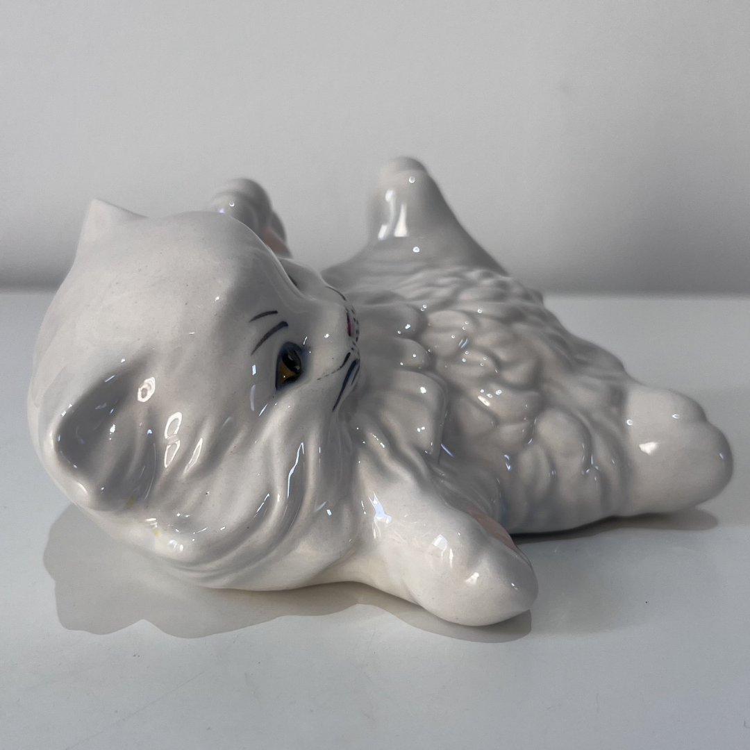 Vintage White Ceramic Playful Persian Kitten Statue (8).png