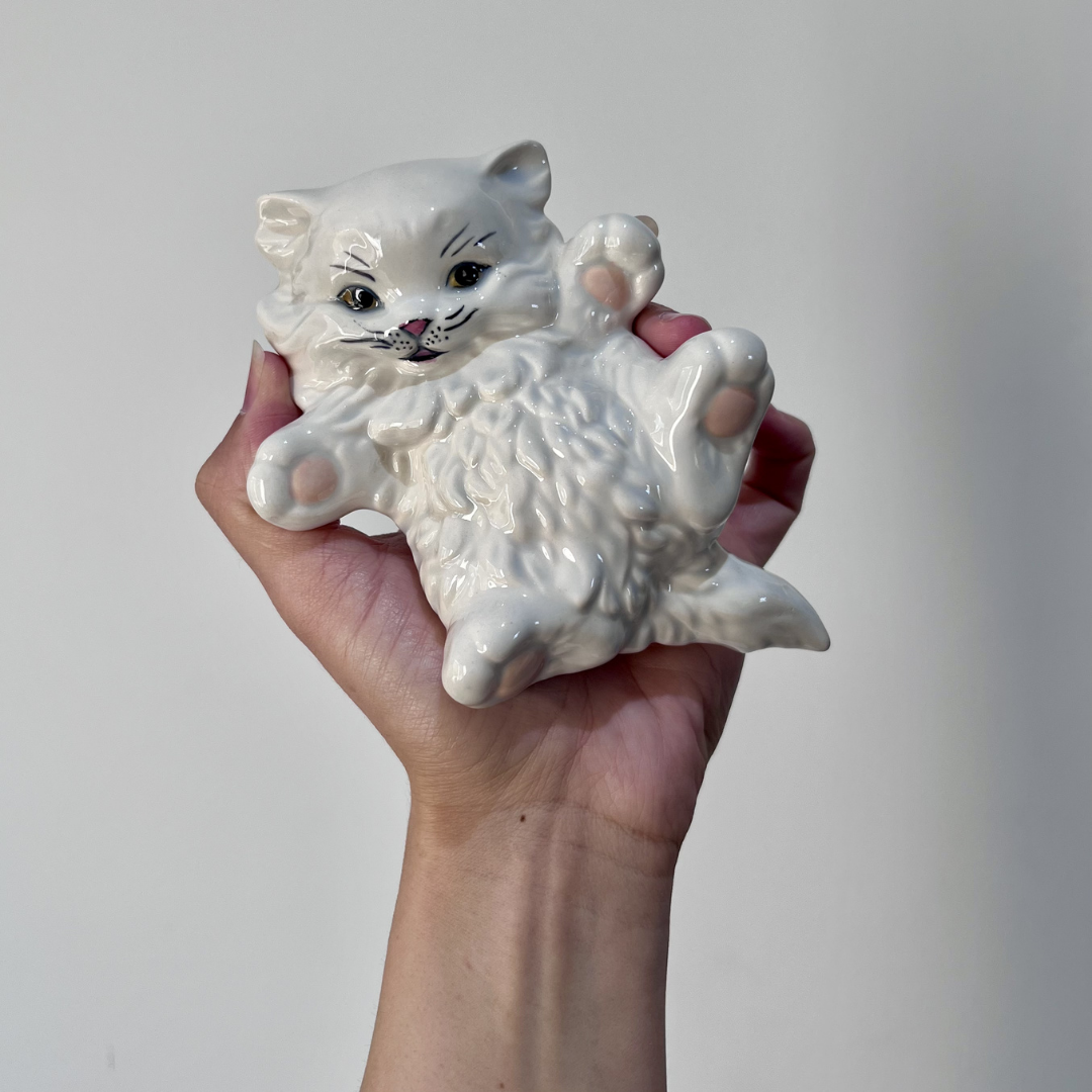 Vintage White Ceramic Playful Persian Kitten Statue (10).png