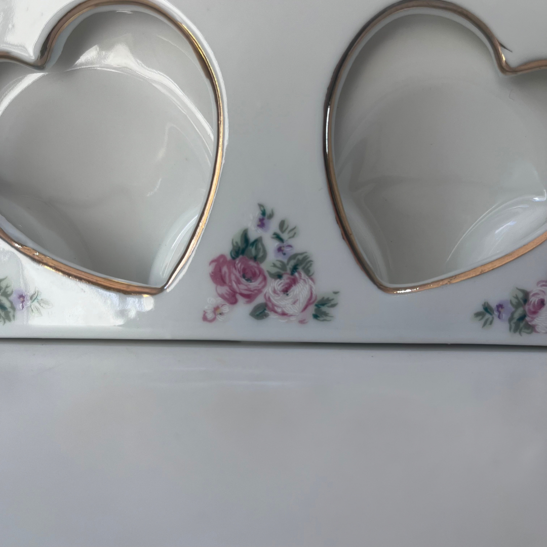 Vintage Porcelain Double-Heart Photo Frame (6).png