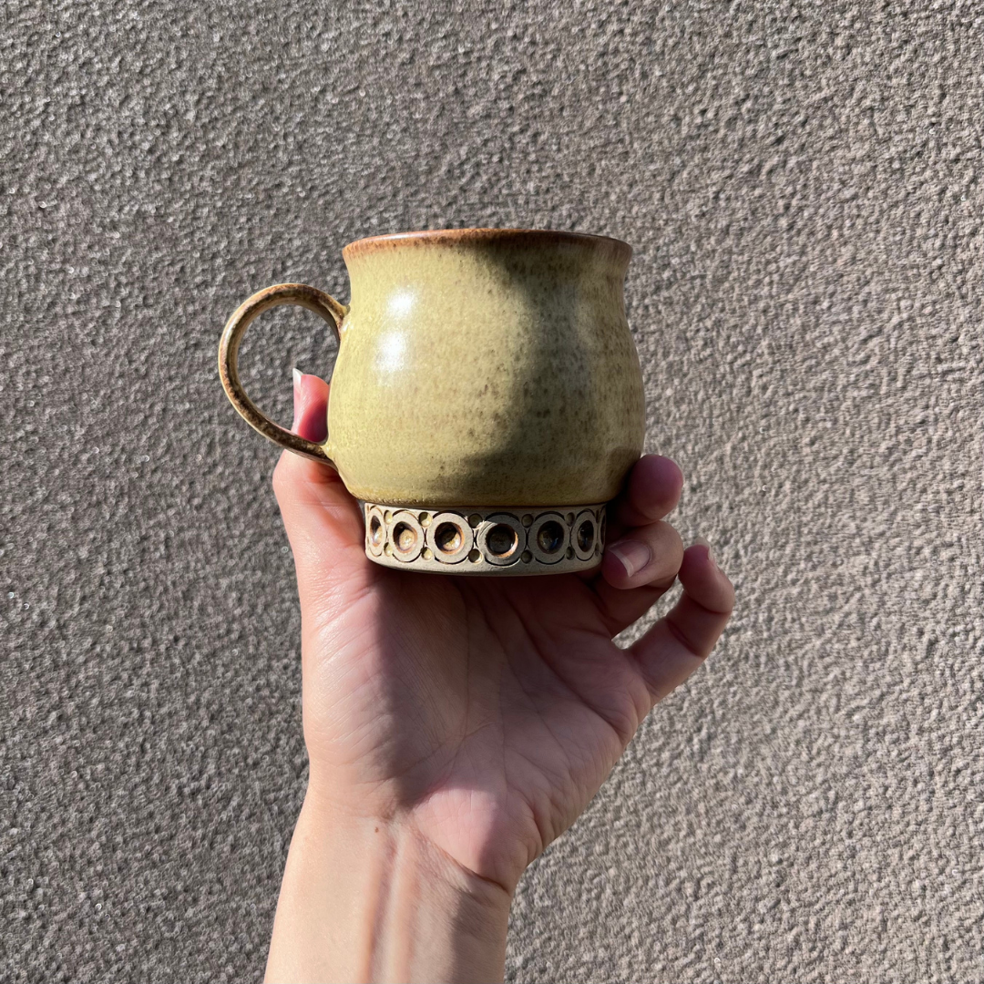 Jersey Pottery Earthenware Coffee Mugs Olive Green Geometric Base (18).png
