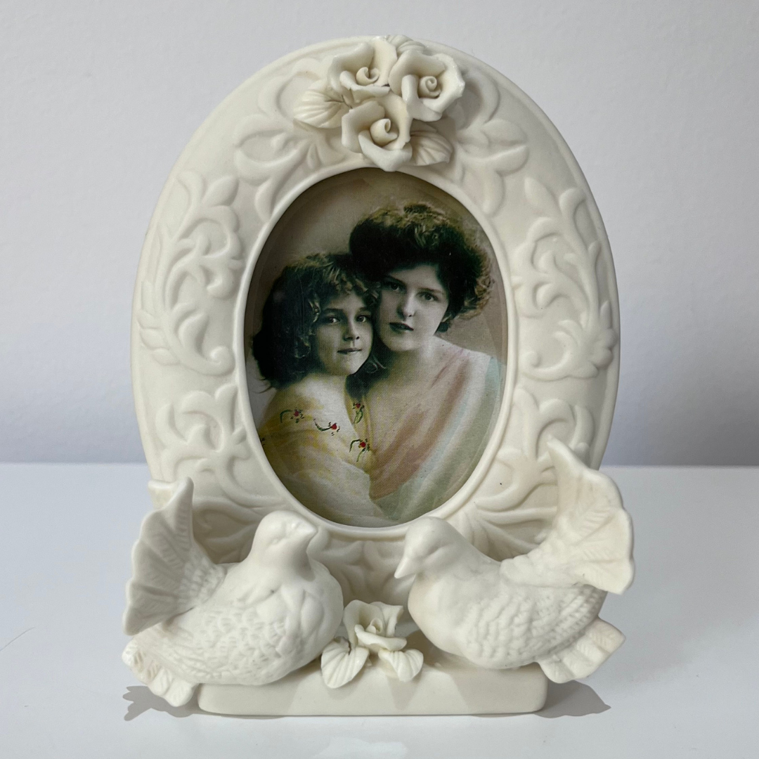 Vintage Handmade italian Dove Rose Photo Frame (2).png
