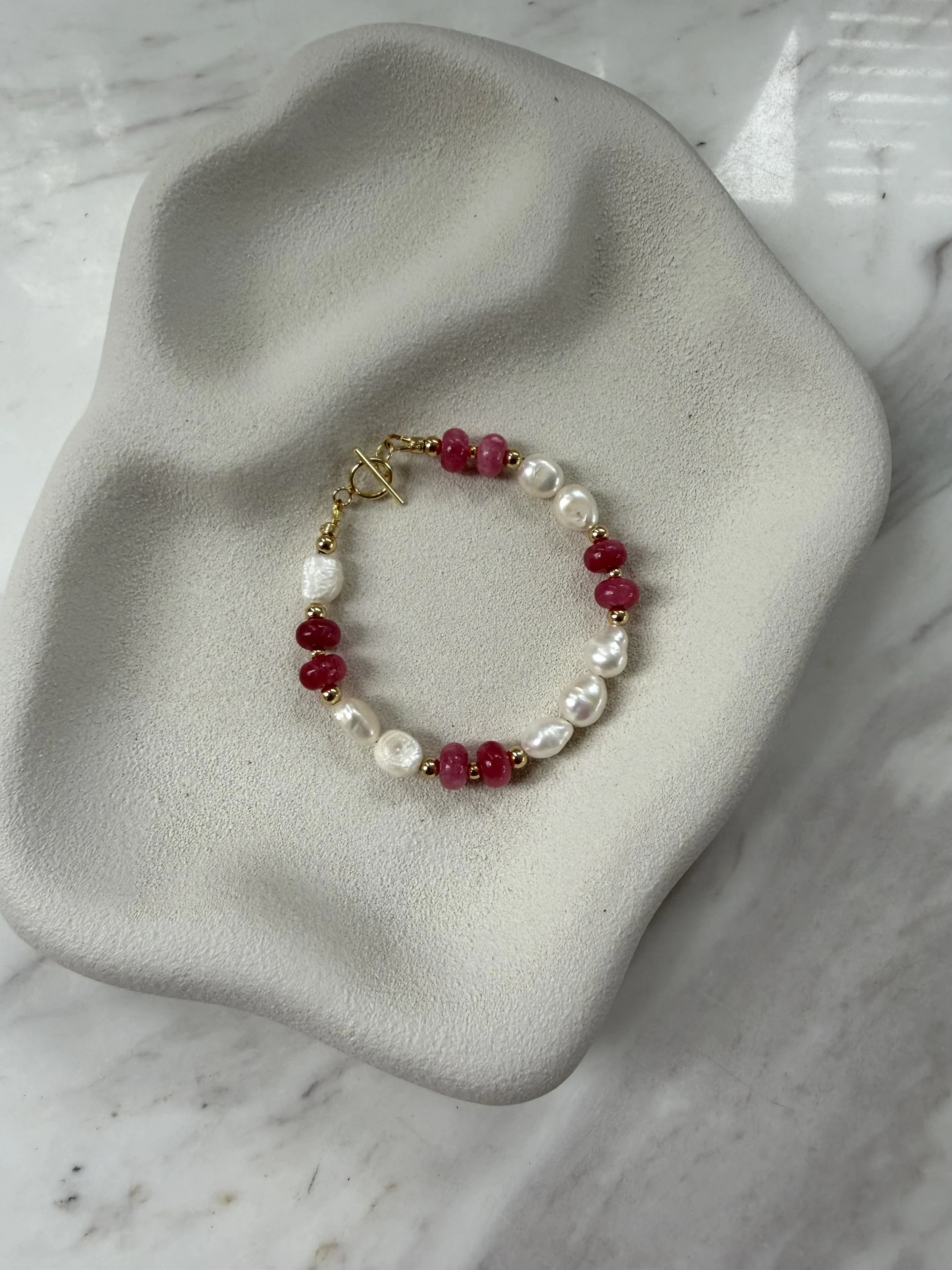 Magenta Jade & Pearl Bracelet