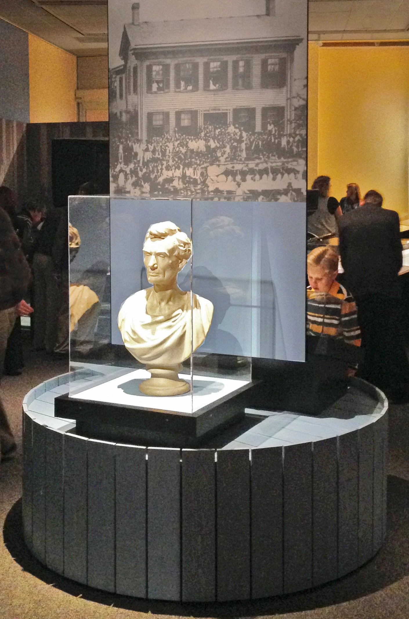 LINCOLN_IMAGE 2.jpg