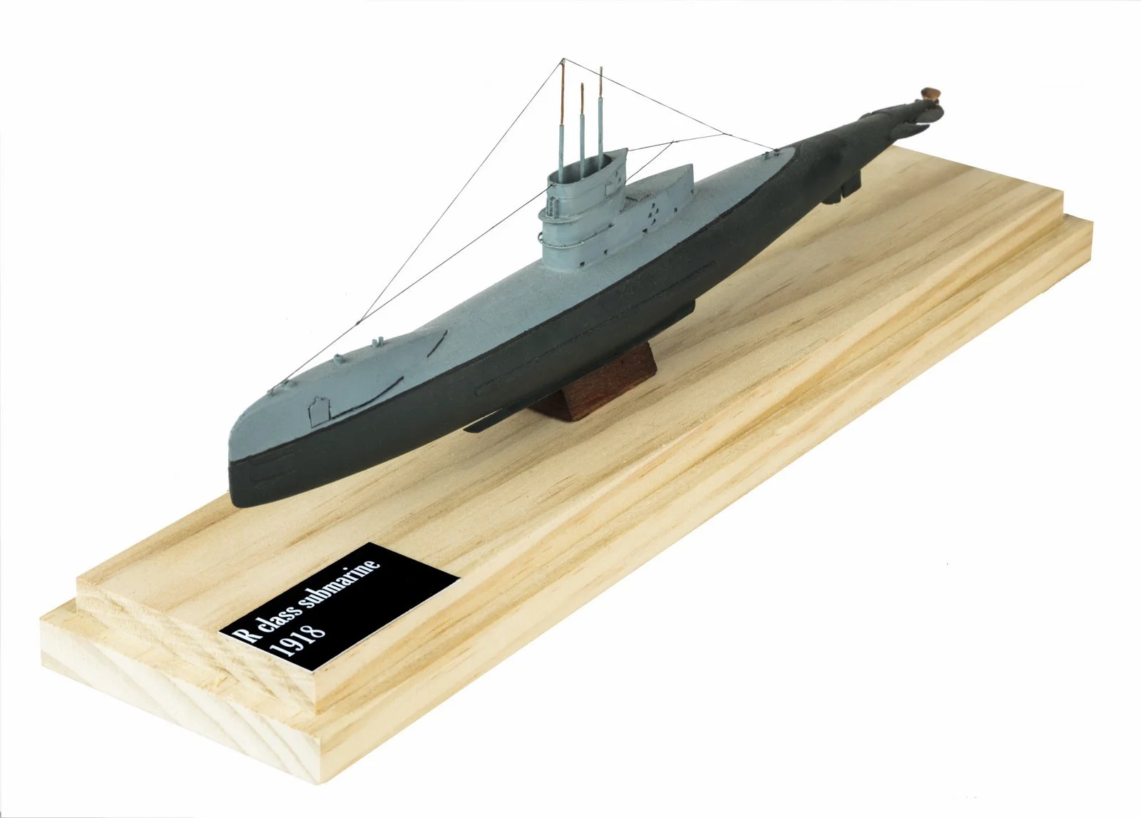 HMS R4