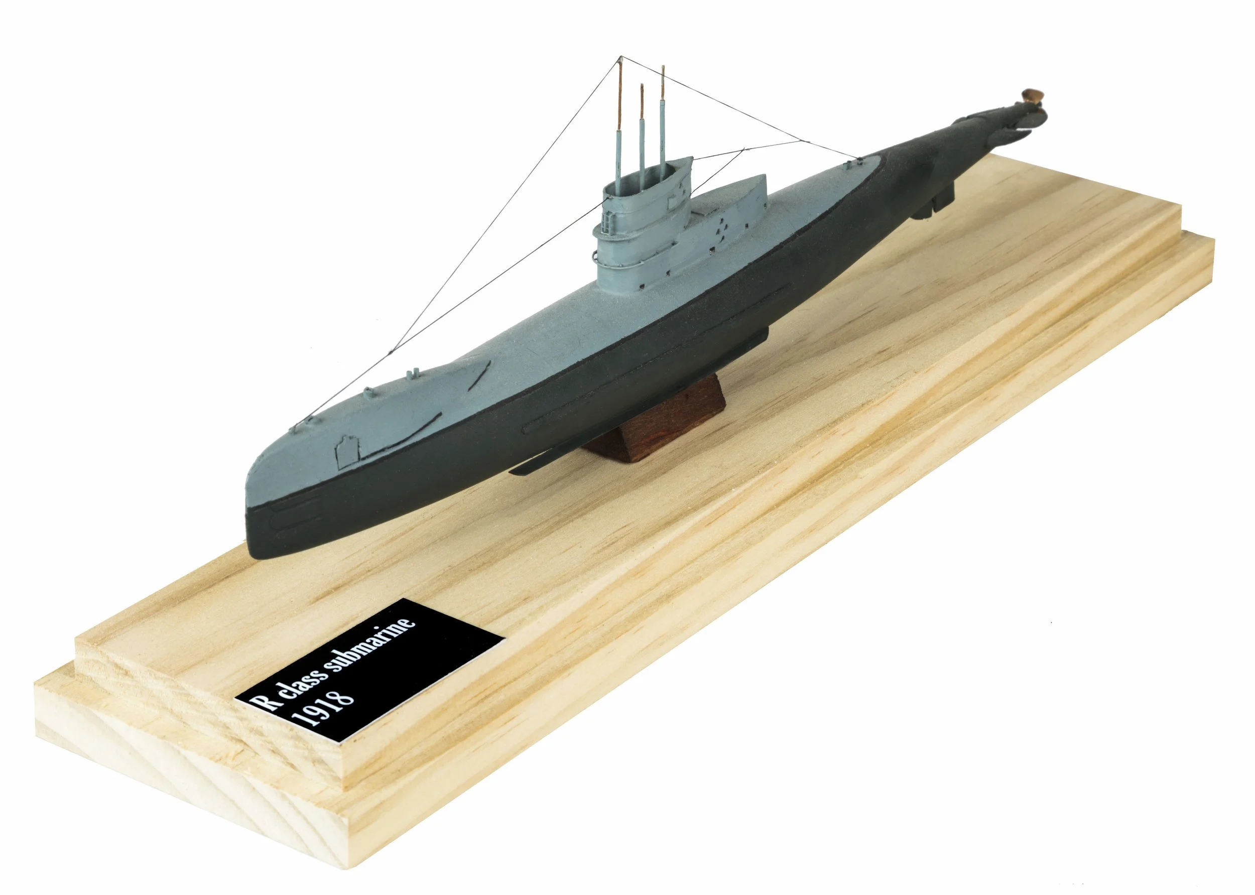 HMS R4