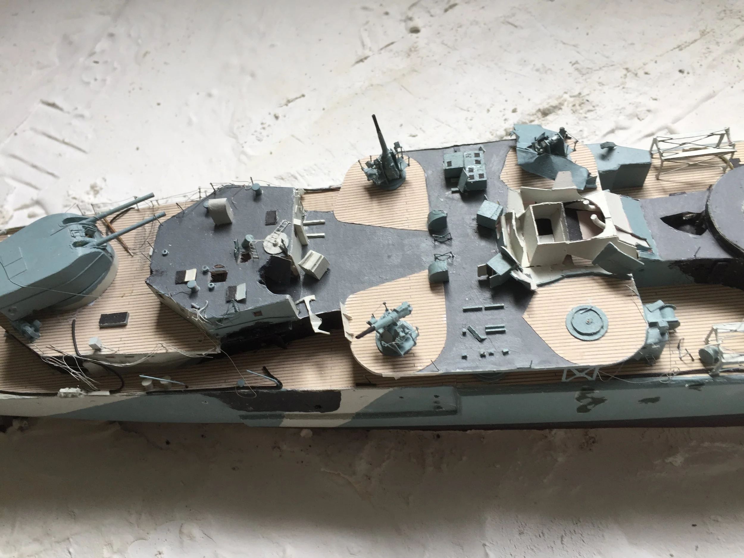 Close-up of the 4" gundeck