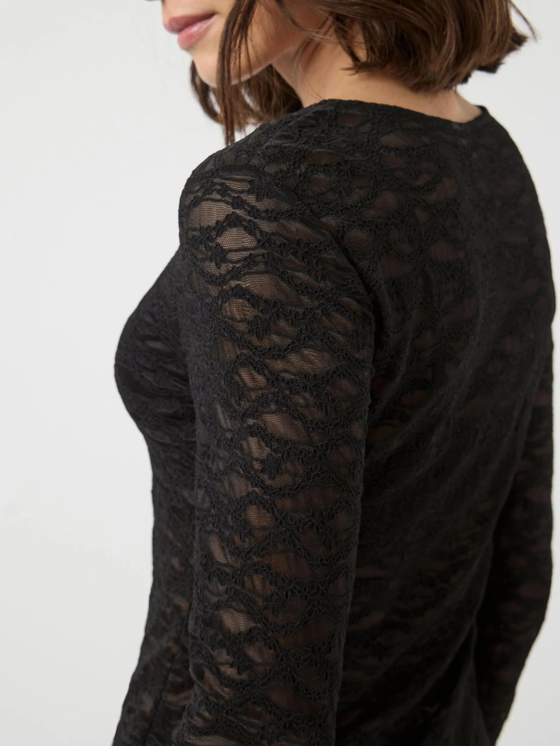 lace top (1).jpg