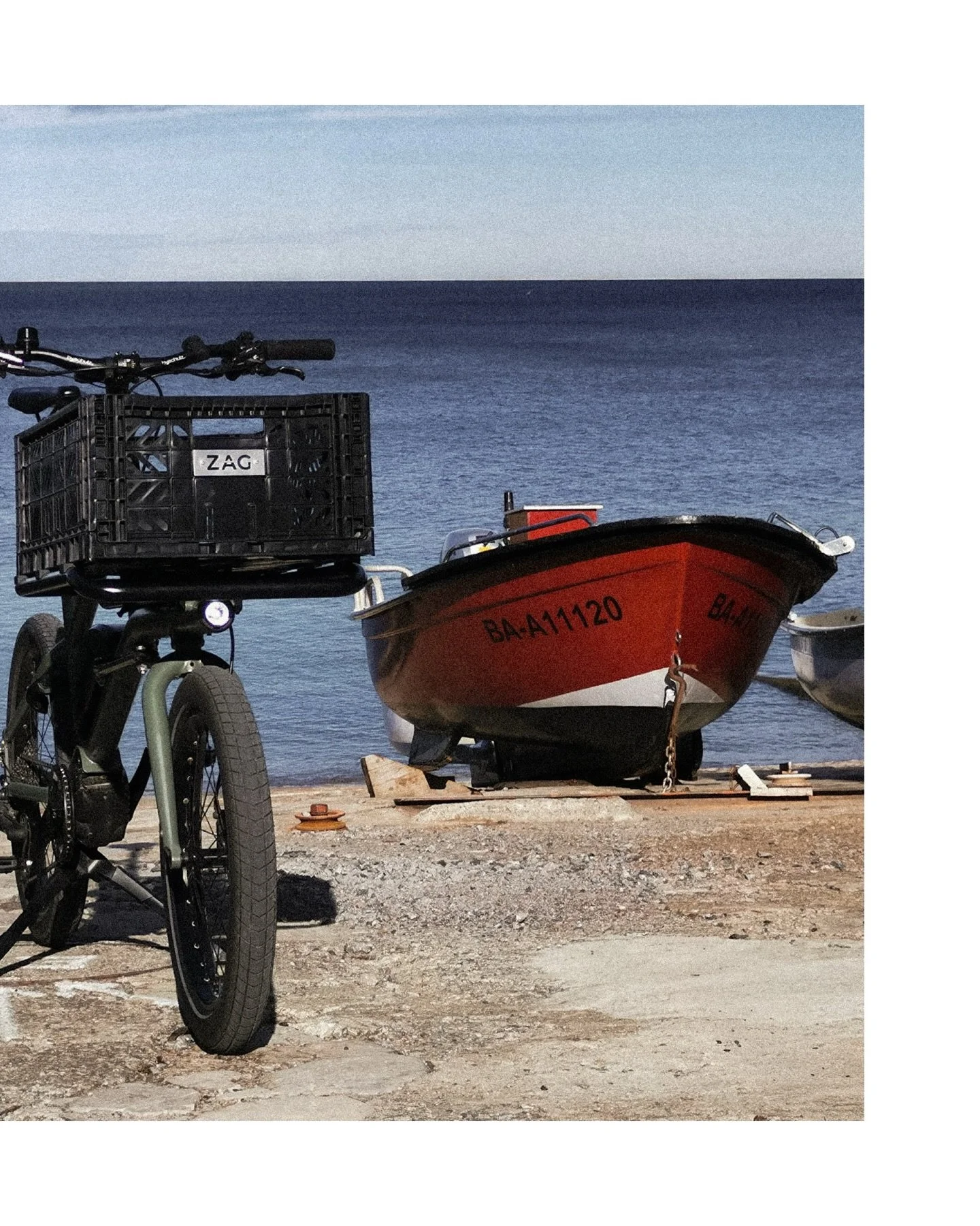 ZAG d&eacute;barque au Pays Basque 🚩

Cette semaine, nous avons d&eacute;pos&eacute; l&rsquo;un de nos v&eacute;los &eacute;lectriques &agrave; David, de @transitioncafevelo. L&rsquo;occasion d&rsquo;essayer notre cargo dans cette belle r&eacute;gio