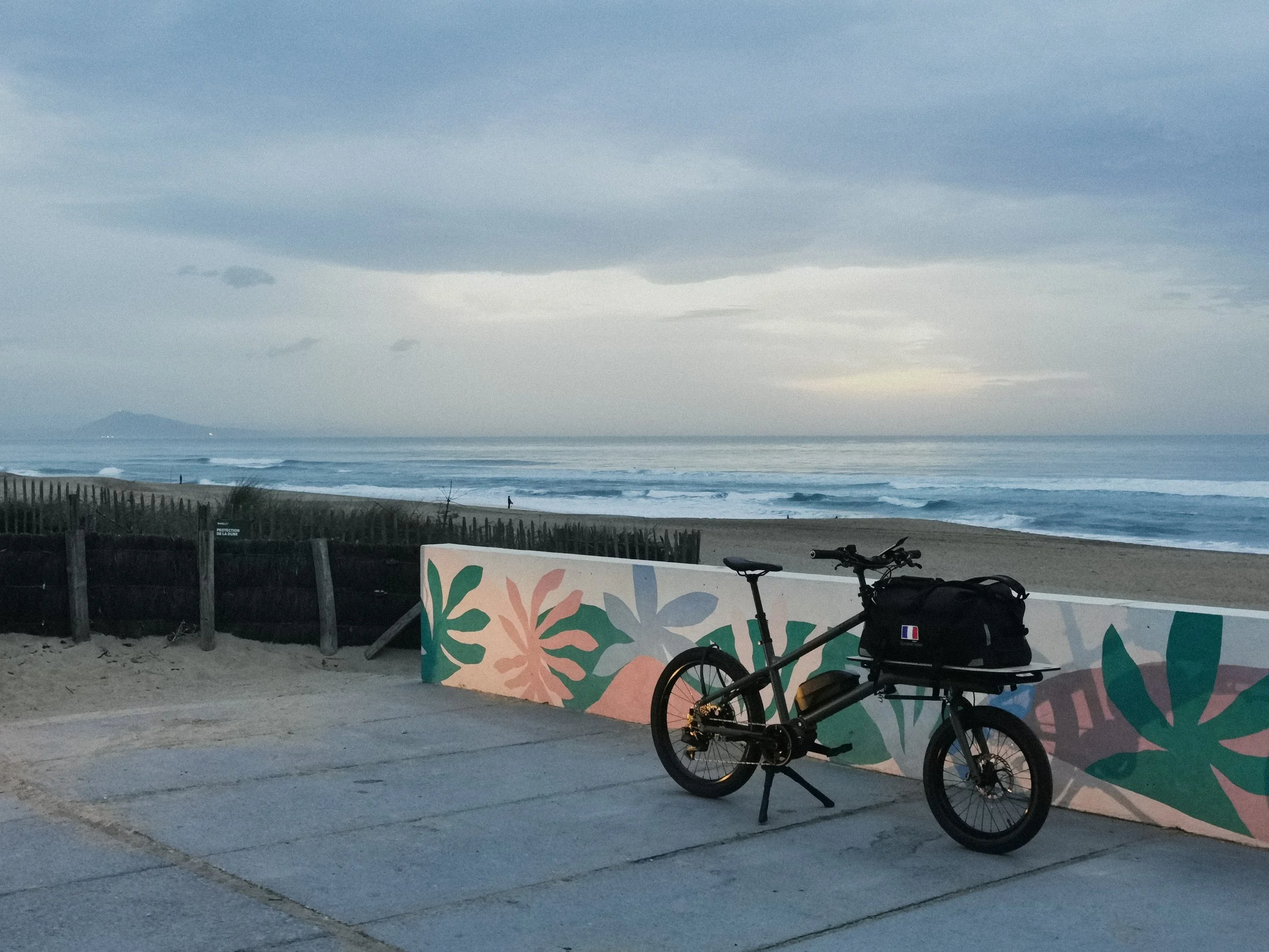 Vélo cargo compact biporteur de la marque française ZAG