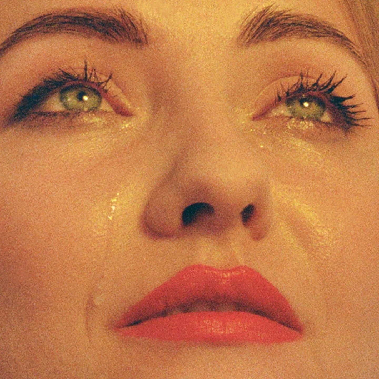 How&rsquo;s life in your pink DeLululand? 🍭

@lieneramakeup had an idea and here is the result 
35mm magic / love working on film 🤑