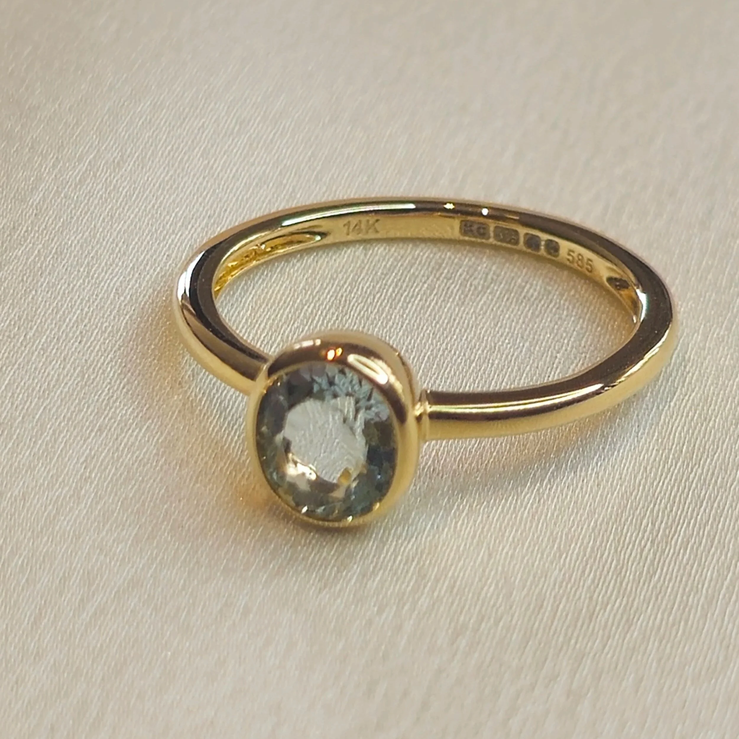 14k Yellow Gold Aquamarine Bezel Ring