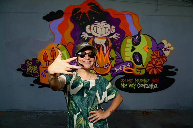 Ac&aacute; una foto de tu t&iacute;a en su &uacute;ltima pinta 💜
.
Gracias @hardest.mexico por la toma 📷
.
El gifcito lo arm&eacute; en procreate, p&iacute;danme animacioncitas a mi, no al pinche IA 🤭💫 ✏️✨