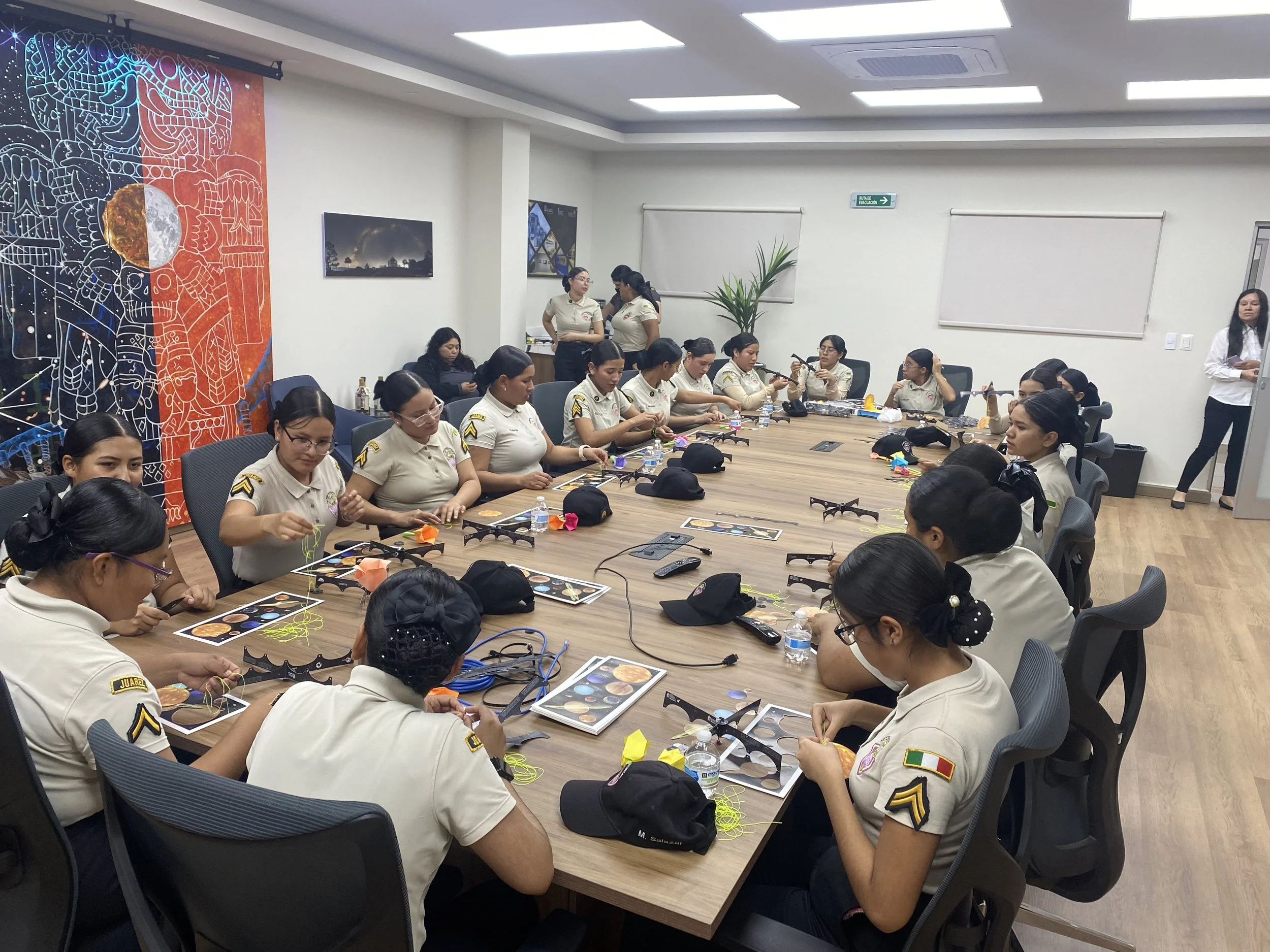 Charlando con científicas de la UANL en el 11F