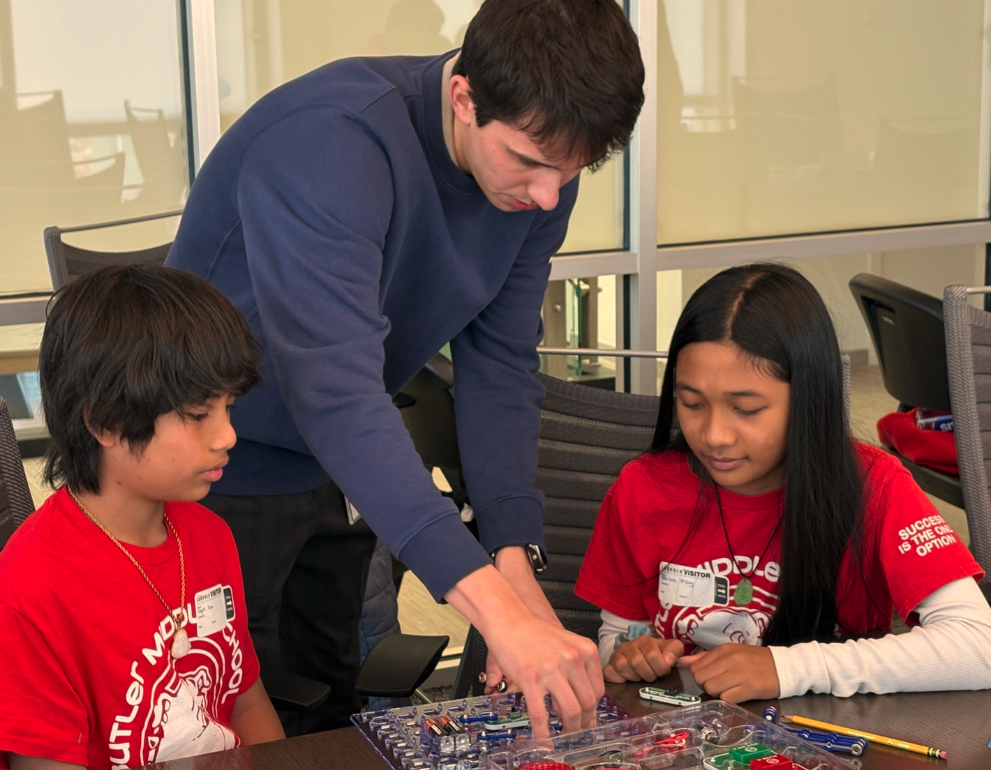 Cadence Design Systems hosts Lowell 6th graders