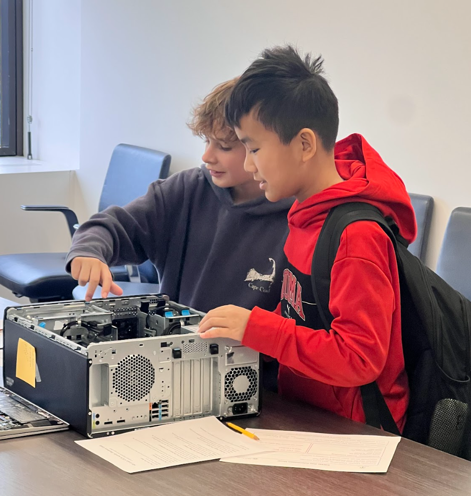 Dorchester students visit Franklin Templeton to learn about tech-related jobs