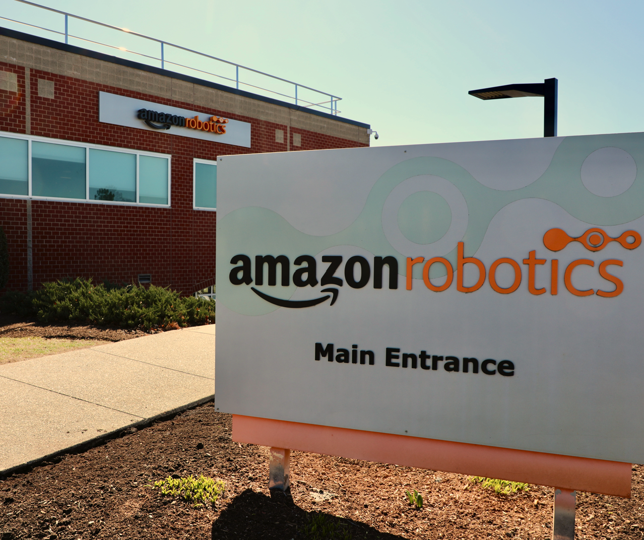 Amazon Robotics hosts STEMatch Career Day
