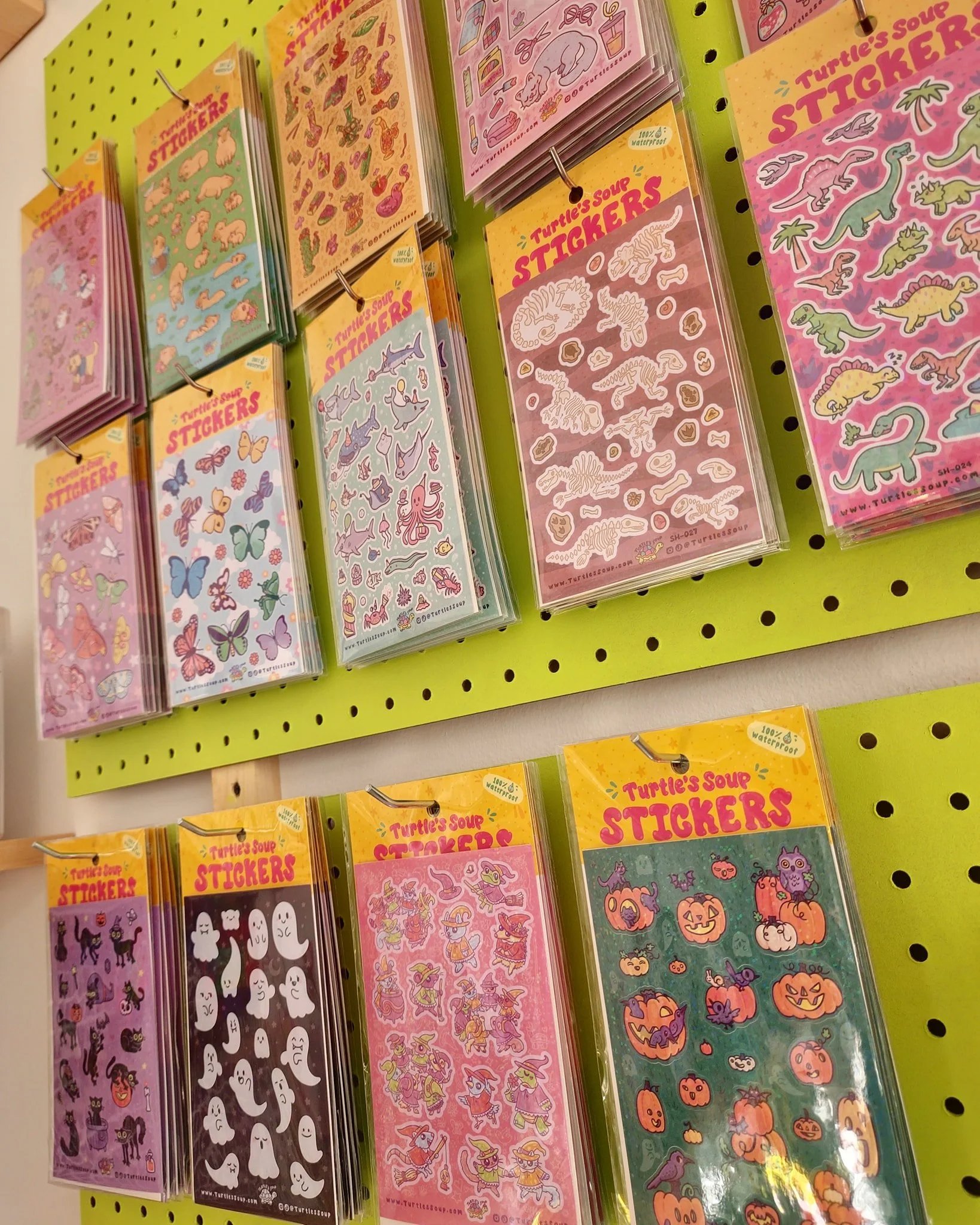 Attention Sun Spot shoppers! In order to help out our local food banks, The Sun Spot will be giving out a 5% discount for every nonperishable donation, up to 15% for your purchase! All items will be donated to a local food bank or food pantry. The Wi