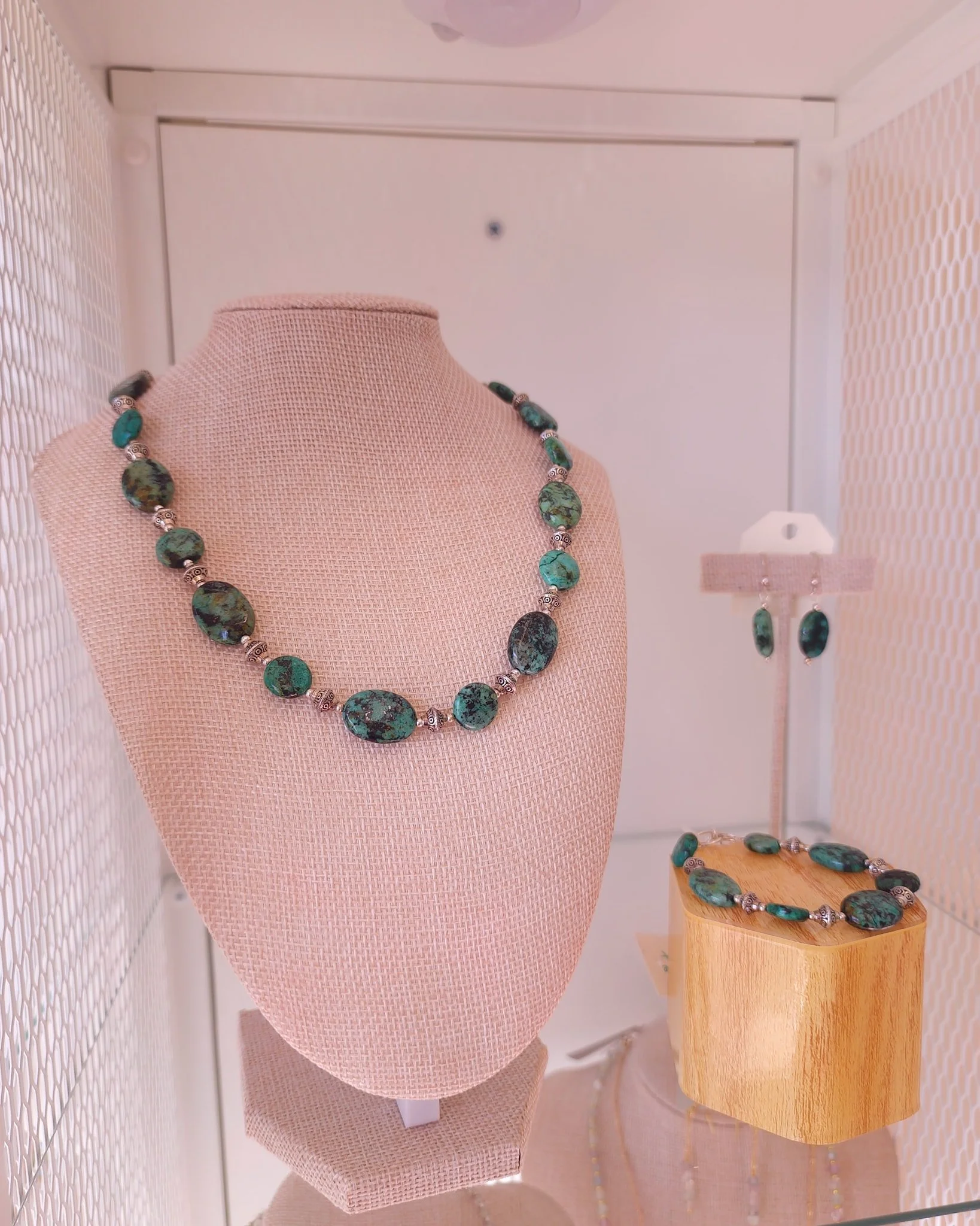 Its the last weekend before Christmas! Stop by The Sun Spot to get some handmade gifts and stocking stuffers 🎄