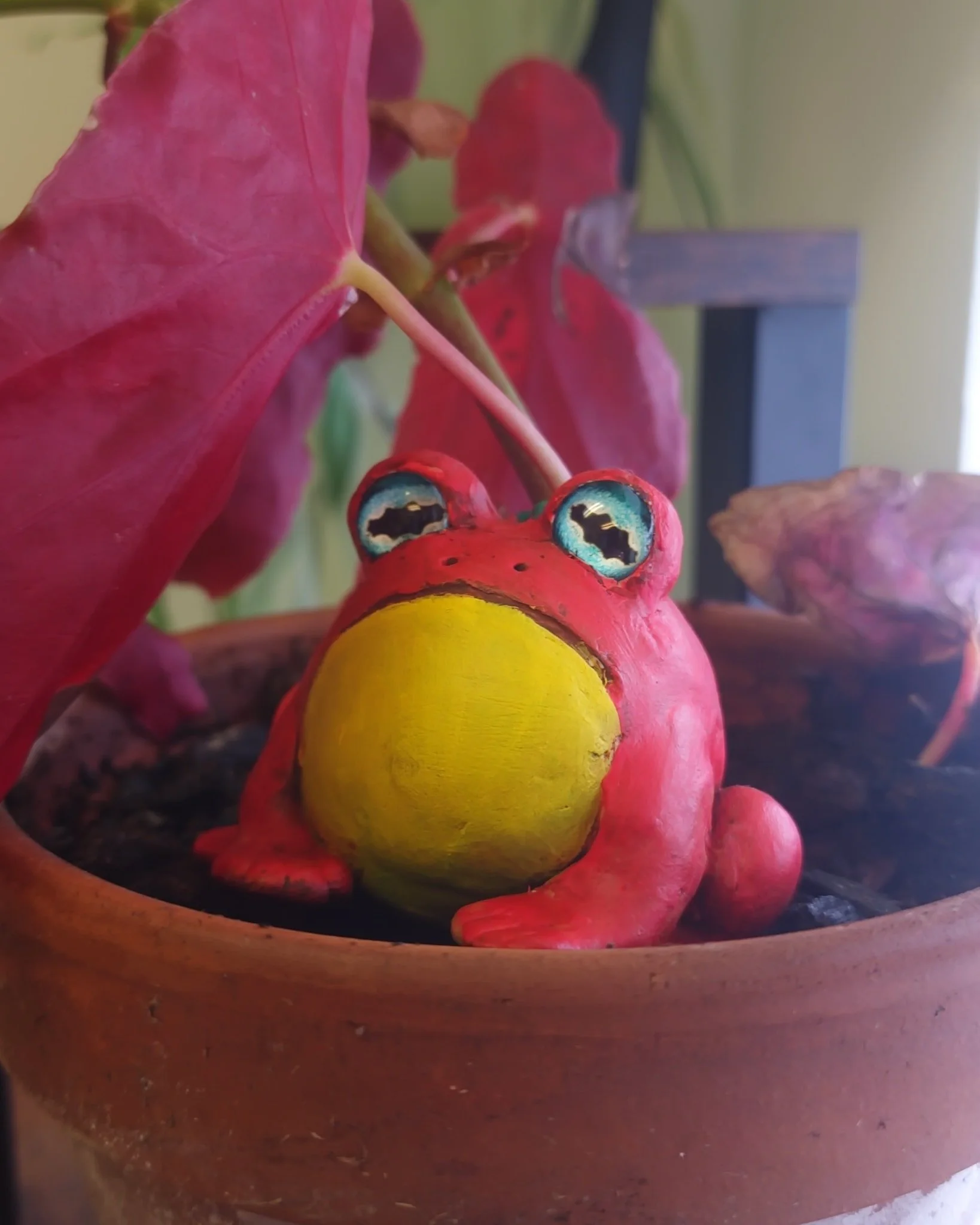 So excited for day 1 of our sculpting basics class tonight! Join us at 5 pm to sculpt your own little froggy 🐸