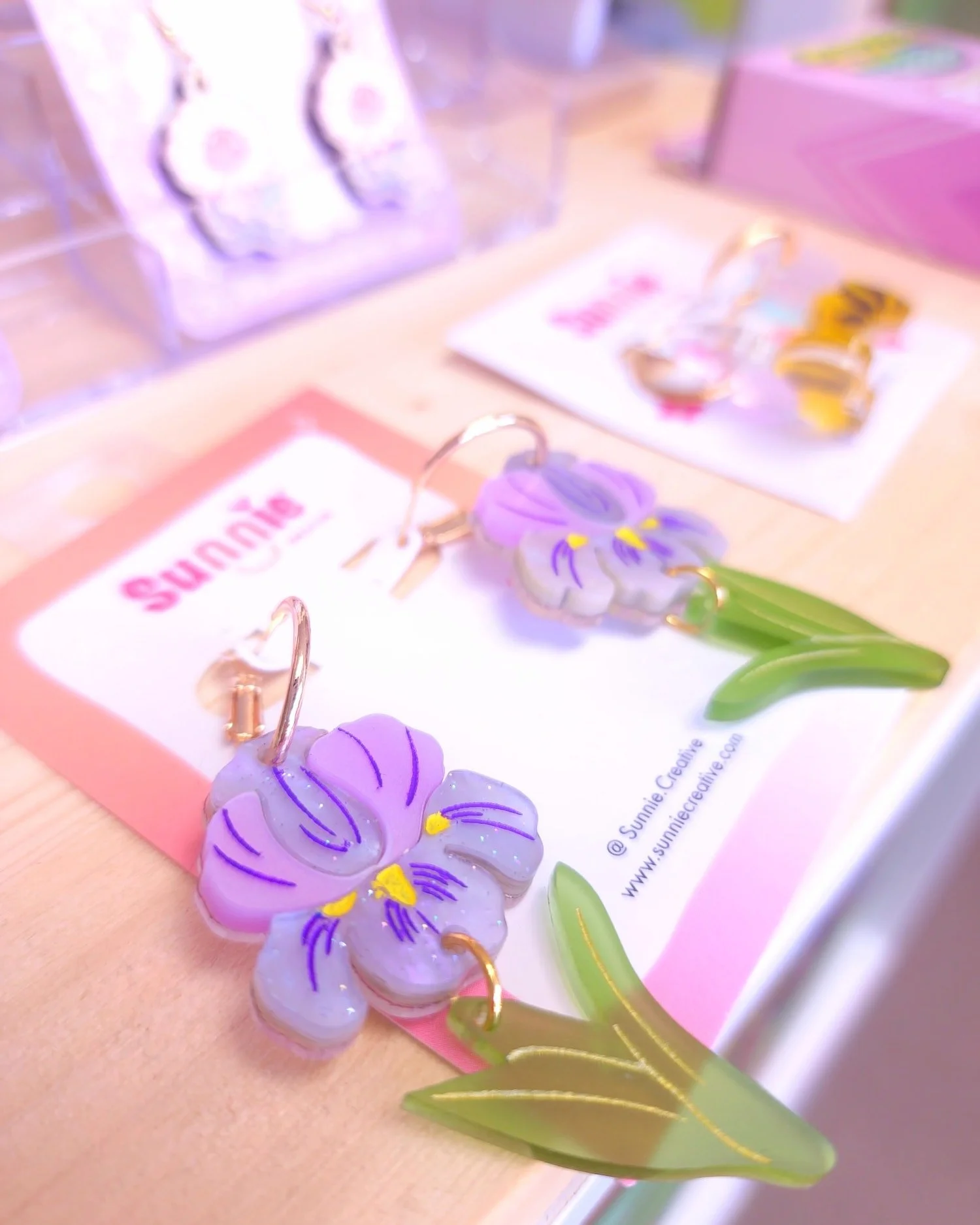 We're celebrating the coming spring! Check out some of the beautiful floral earrings and jewelry we have in stock 🌼 🌸