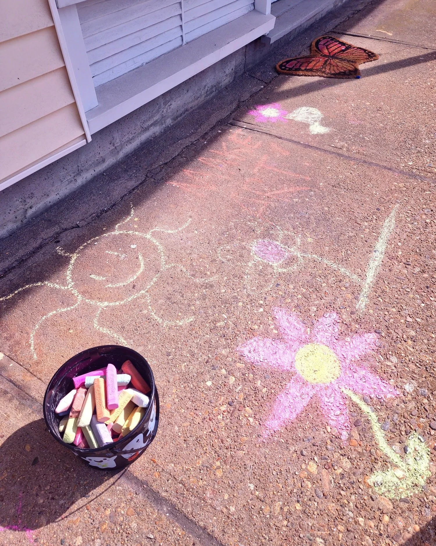 Beautiful weather means it's time for chalk art 🎨