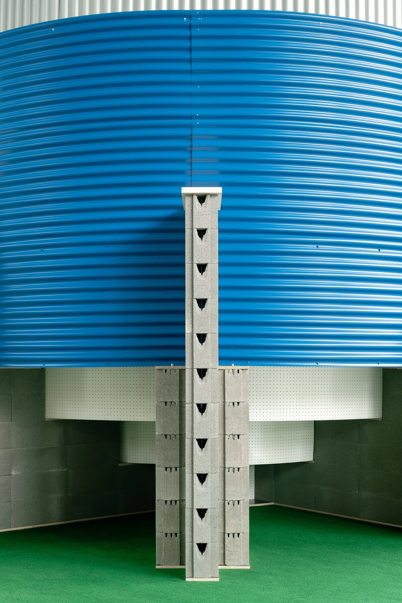 Olmo Peeters - Stand van zaken - Vitrine Akt 4 - LR 19.jpg