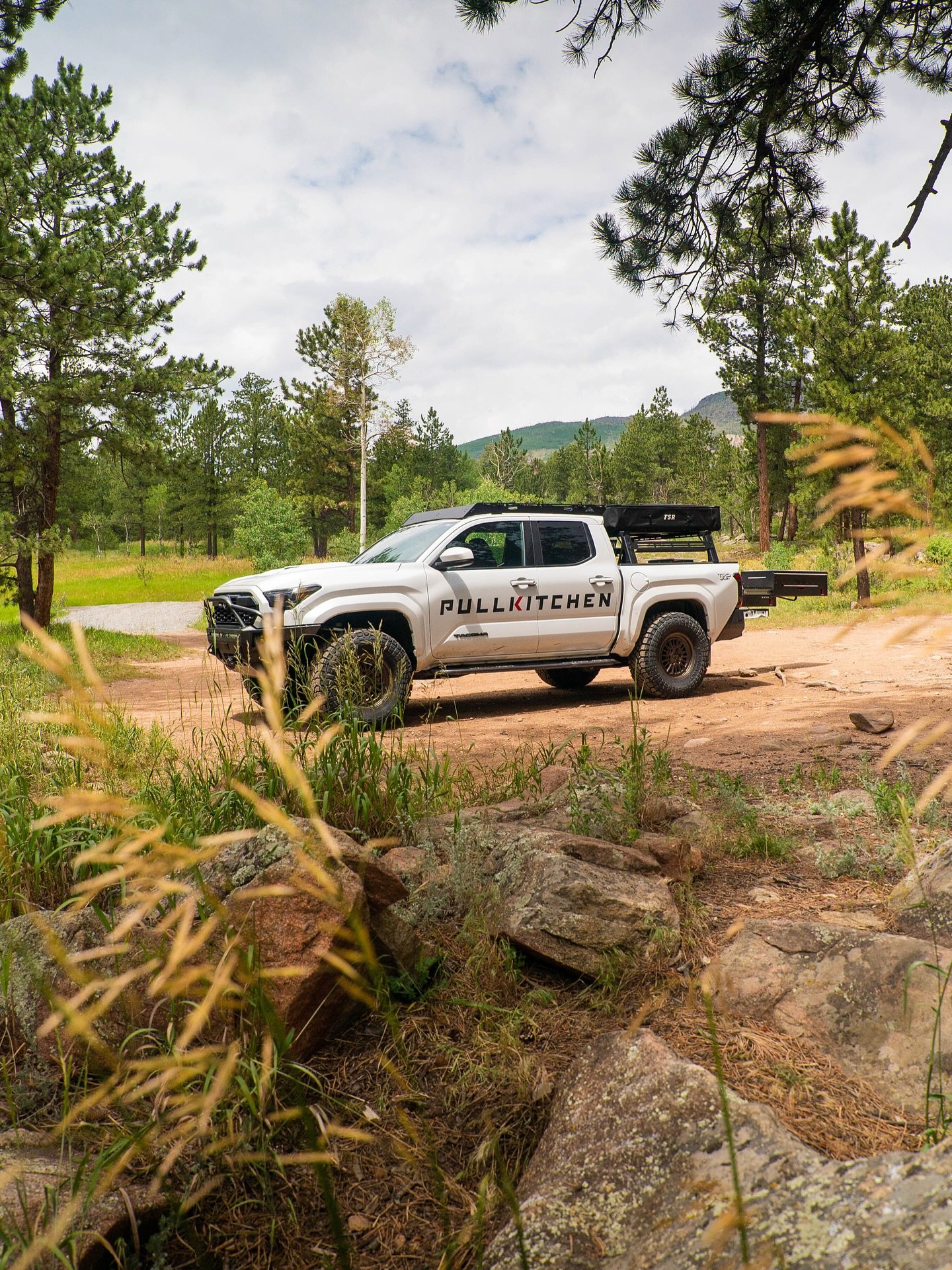 Who will we see at @overlandexpo next weekend?!

Stoked to see everyone out there &amp; get some hands on the PullKitchen! 

🚨Booth B316 - right behind the @sherpaec booth. 

#overland #overlanding #overlandexpo #loveland #lovelandexpo #outdoors #ou
