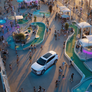 bianca9581_Aerial_view_of_a_mini_golf_course_activation_on_th_f0a06ebc-d97f-4e66-979f-d0399ef642ba_2.gif