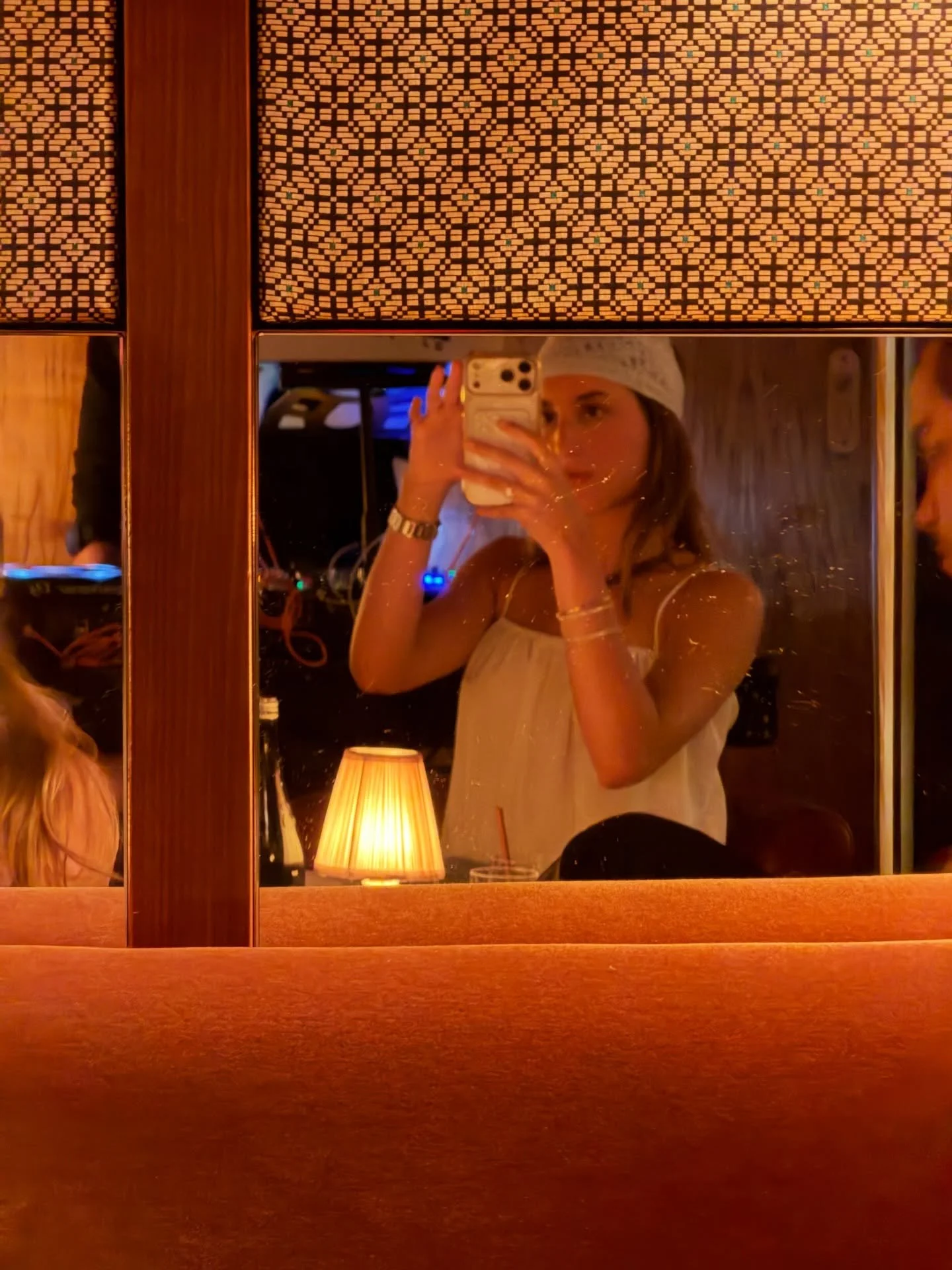 I used to think style meant constantly reinventing yourself. New combinations, unexpected choices, something to prove with every look. The more effort, the better.

Then I started paying attention to the looks that actually felt right. The obvious on