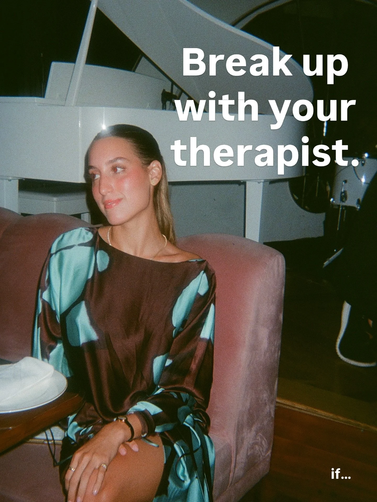 Tu psic&oacute;logo no te va a decir esto pero alguien tiene que.There&rsquo;s a version of therapy that keeps you in the room forever. 

Not because you&rsquo;re broken. Because insight without accountability is a subscription, not a solution.

Unde