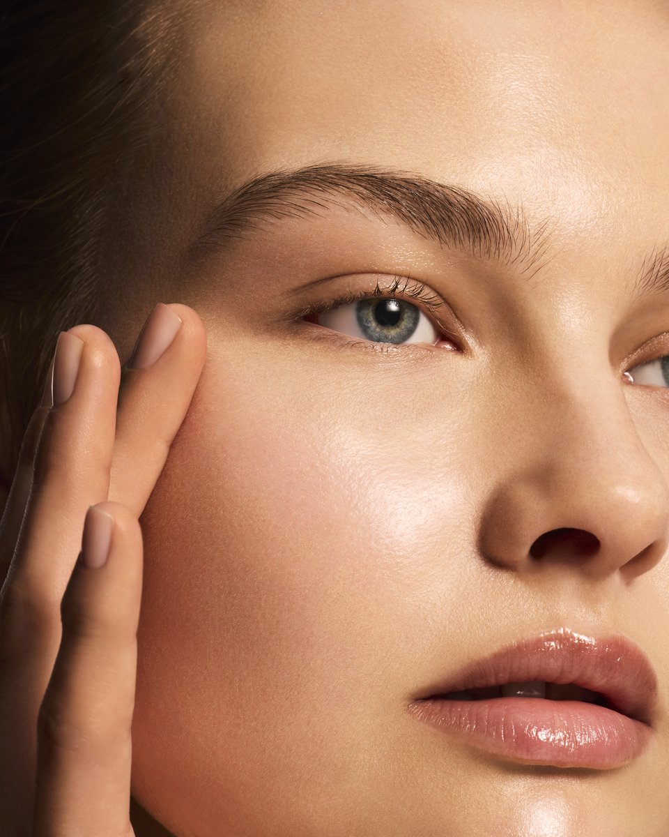 EvergreenSkin_Eye_OnFigure_1312-960x1200-b39b6ae.jpg