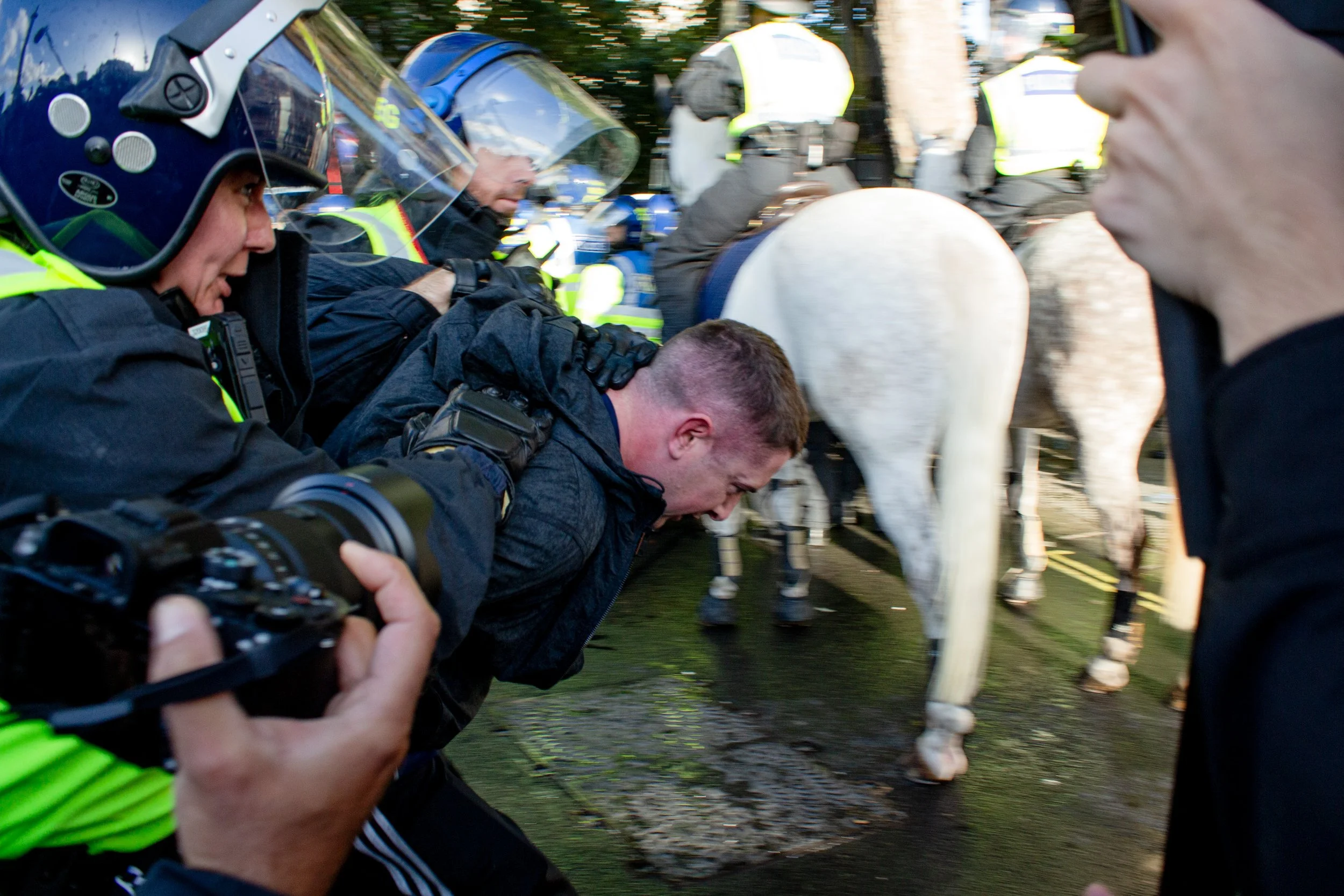 Man from the far-right arrested.
