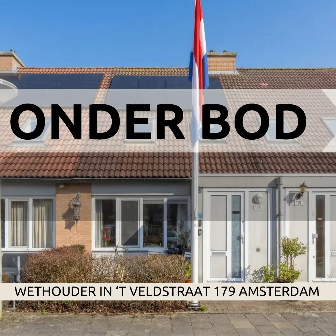 Haverkamp Makelaardij - Onder bod woning verkoop Amsterdam regio, rijtjeshuizen met vlag op zonnige dag