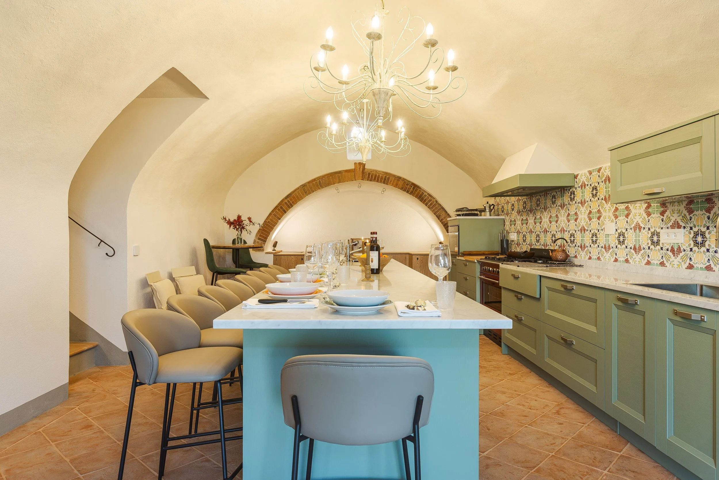 15 Grand Kitchen dining.jpeg