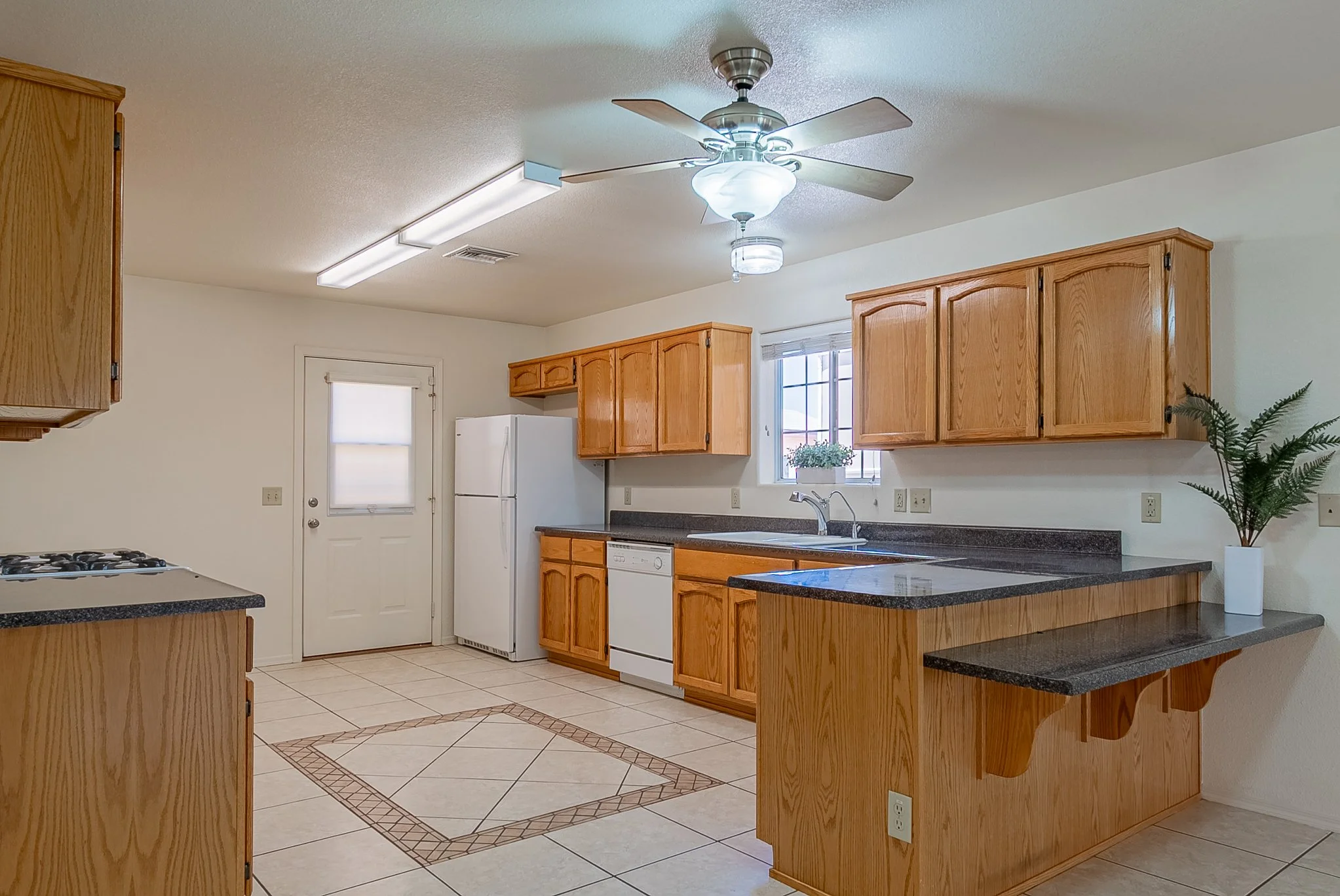 5208 E 33rd-9.jpg