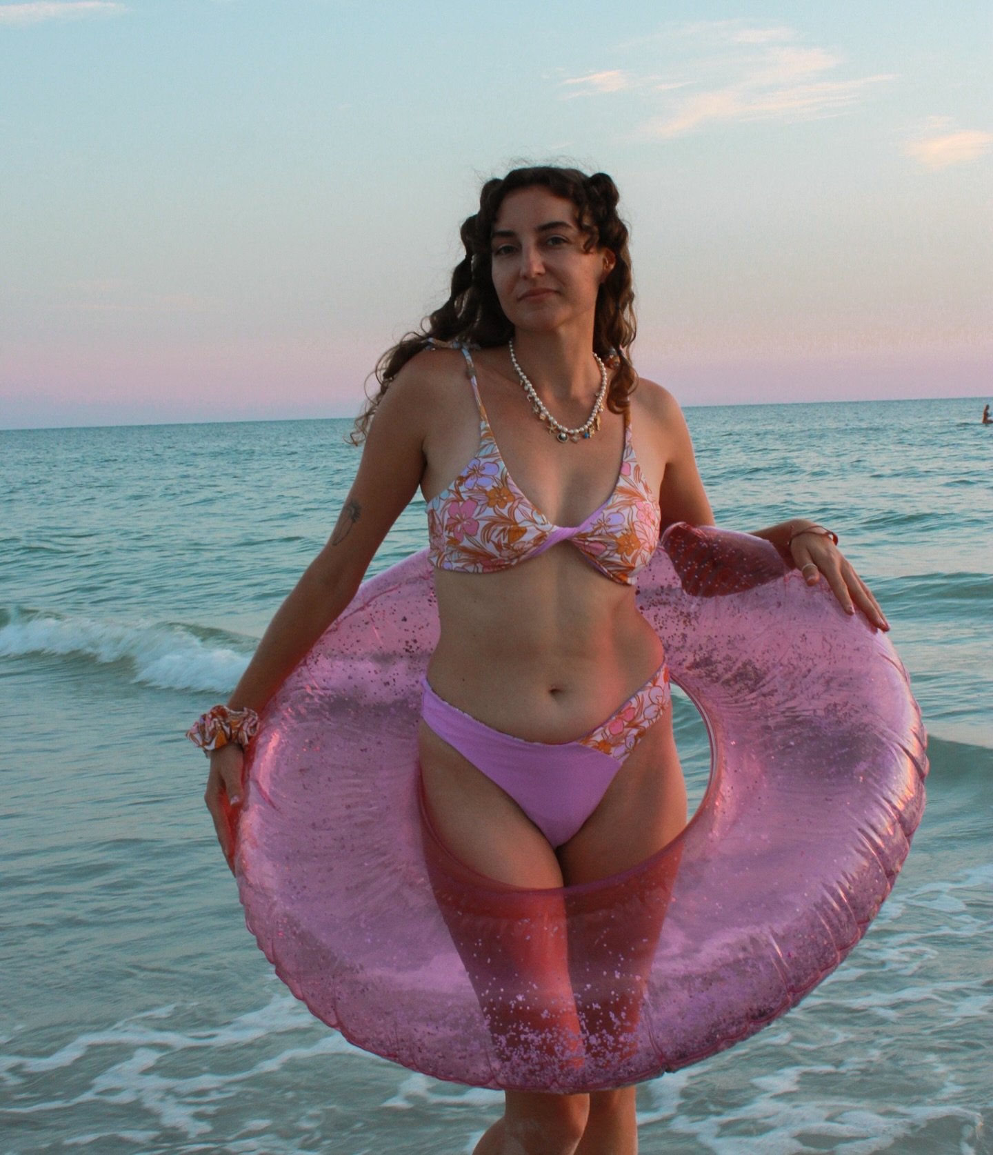 We take pride in the versatility of our swimsuits!👙👏🏽 The Tank Toppie is a fun example, a simple bralette shape, here it is being worn with a twist to create a deeper neckline✨

#handmadeswimwear #handmadeinstpetefl #shoplocalstpete #custommadeswi
