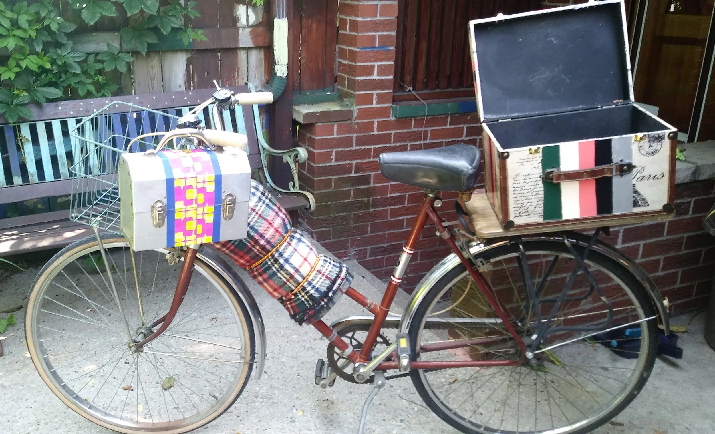 AUTOLYCUS' BIKE BOX OPENb.jpg