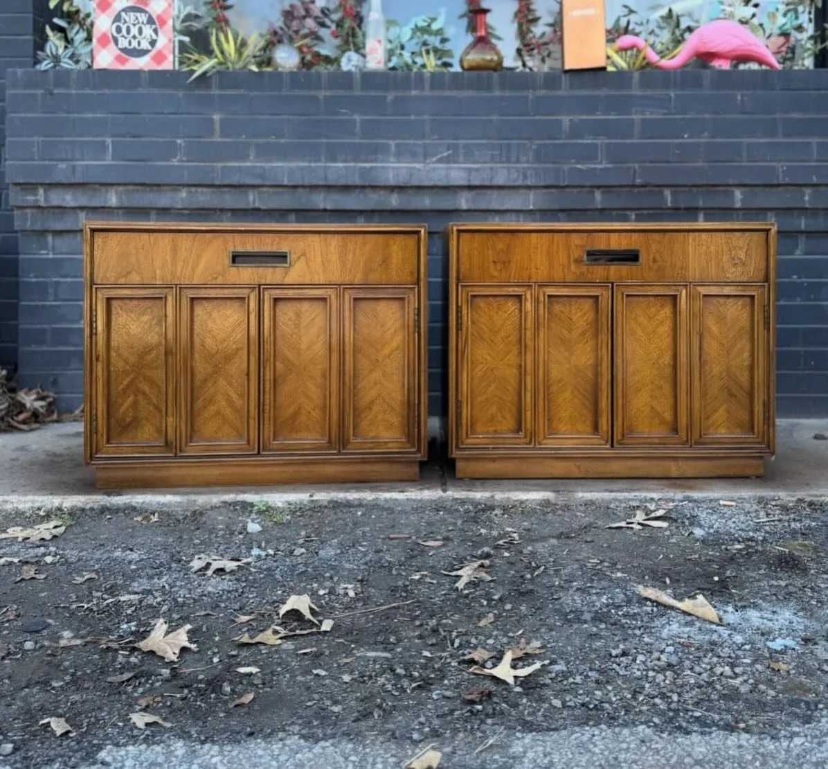 Available!
- - 
$395 / Set : Vintage Thomasville End Tables / Nightstands 
- - 
Dimensions: 28-17-23H 
- - 
Delivery $95 flat in home: RVA, DMV, NC, Philly, Baltimore, NJ, (NYC+ Curb Only) 
- - 
#mcm #midcenturyfurniture #midcentury #midcenturymodern