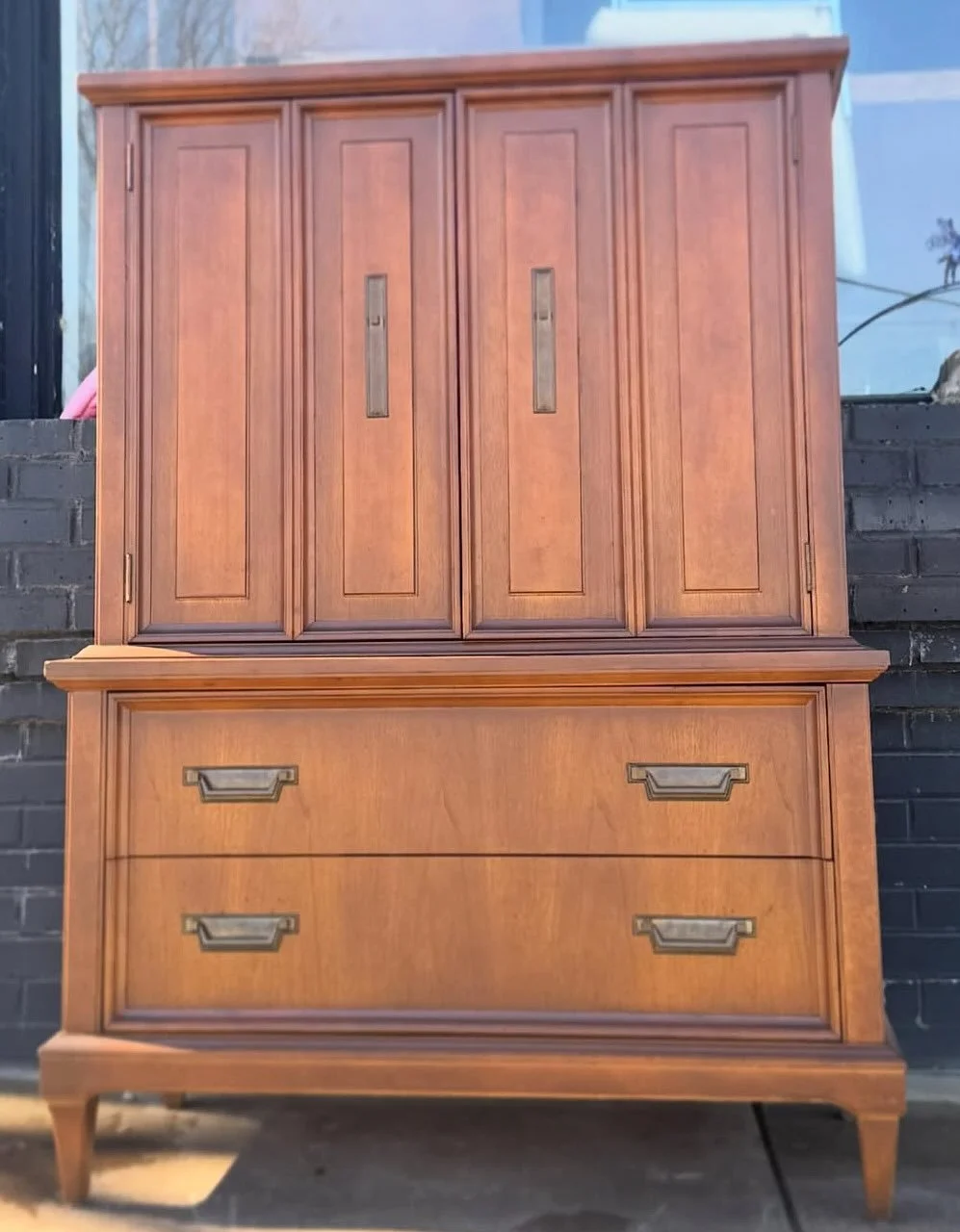 Available ! 
- - 
$695: Vintage Thomasville Gentlemans Chest 
- - 
Dimensions: 40-19-62H 
- - 
Delivery $100 flat in home: RVA, DMV, NC, Philly, Baltimore, NJ 
- - 
#mcm #midcenturyfurniture #midcentury #midcenturymodern #midcenturydesign midcenturys