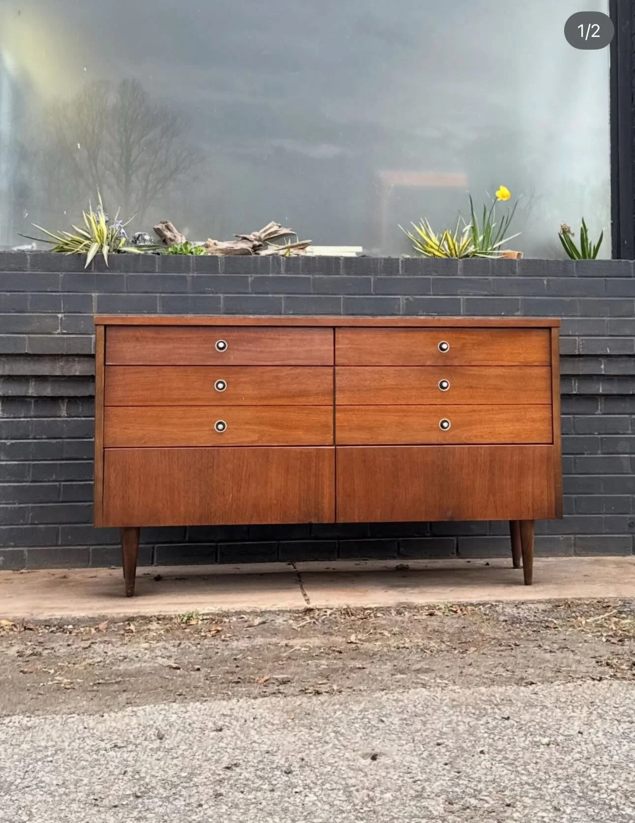 Available ! 
- - 
$695 On Sale : MCM Bassett 6 Dr Dresser 
- - 
Dimensions: 52-18-31H 
- - 
Free Delivery: DC, VA, MD, NC 
- - 
#mcm #midcenturyfurniture #midcentury #midcenturymodern #midcenturydesign midcenturystyle midcenturyhome